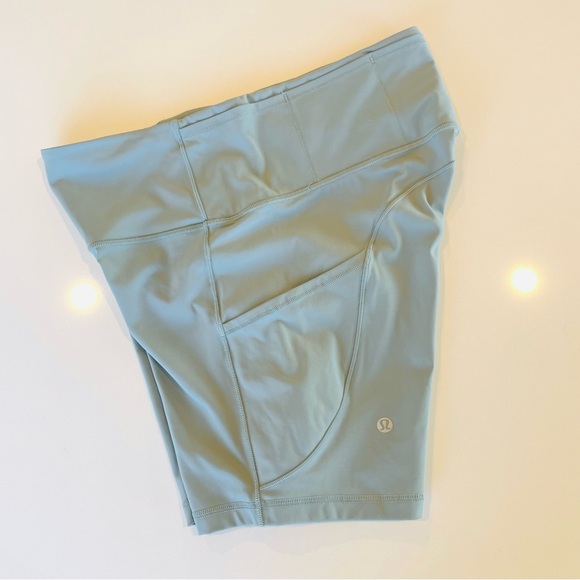 Lululemon Fast and Free High-Rise Short 6" • 7 Pocket • Blue Cast Size 10 - Picture 7 of 11